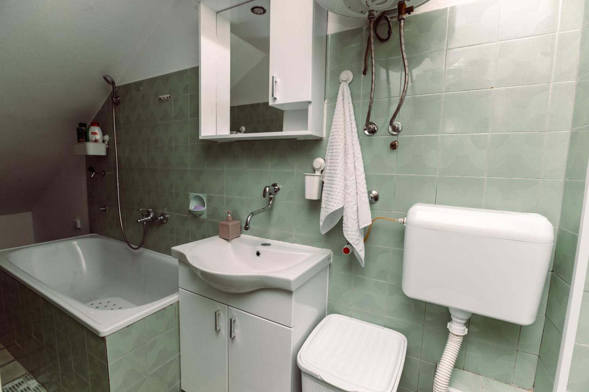 Apartmani Bulevar Cetinje Buitenkant foto